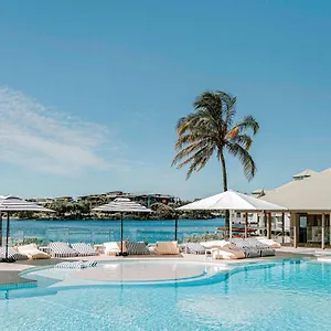Отель Novotel Sunshine Coast ****