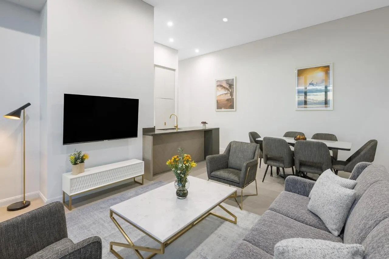 Meriton Suites Surfers Paradise Gold Coast 5*,  Australia